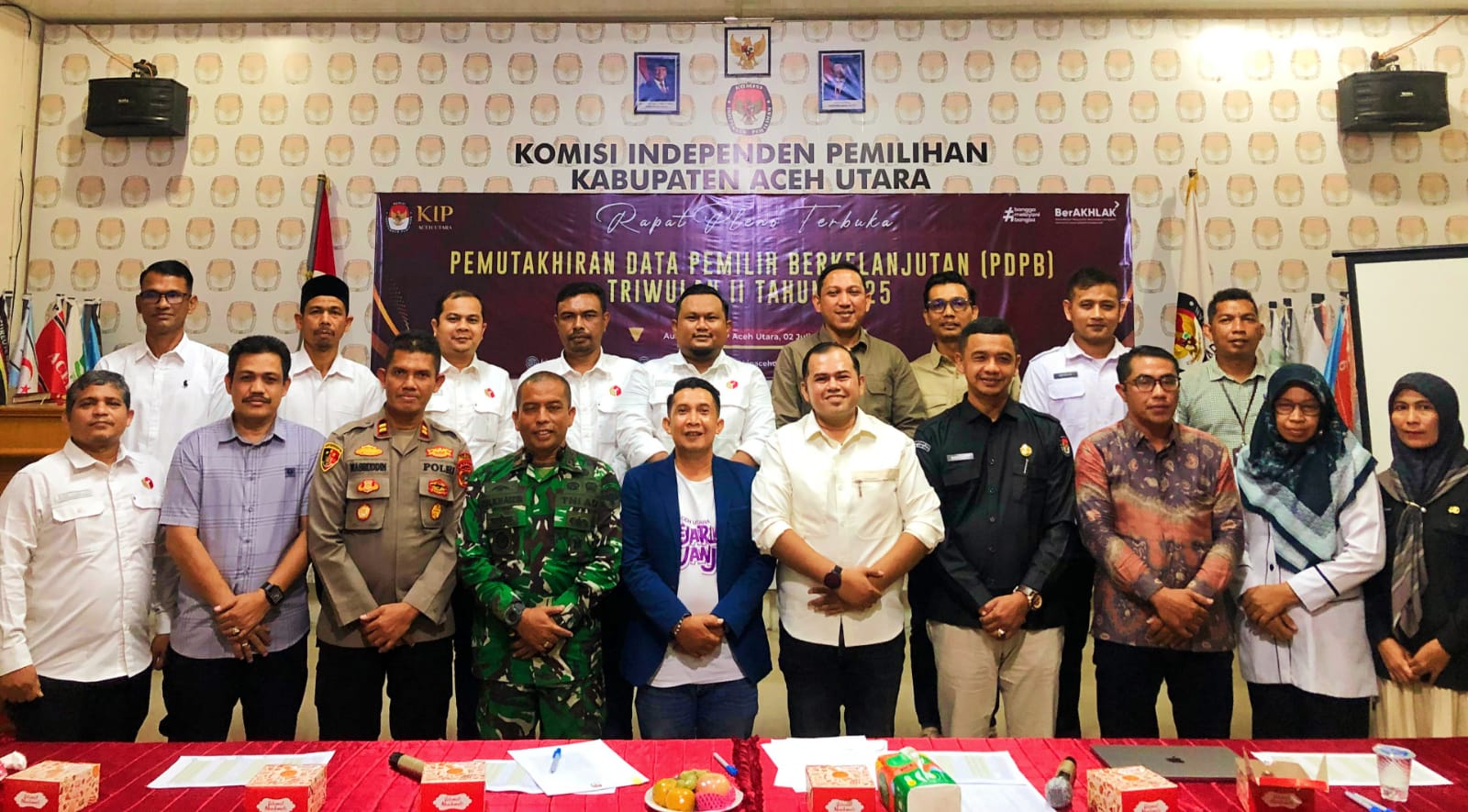 Pimpinan dan Jajaran Bawaslu, KIP Aceh Utara beserta dengan FORKOPIMDA Aceh Utara