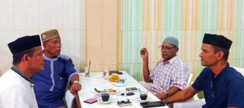 Pimpinan Panwaslih Bersama Tokoh Masyarakat Sawang