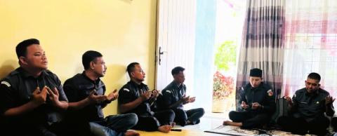 Keluarga besar Bawaslu Kabupaten Aceh Utara melaksanakan Takziah 2026