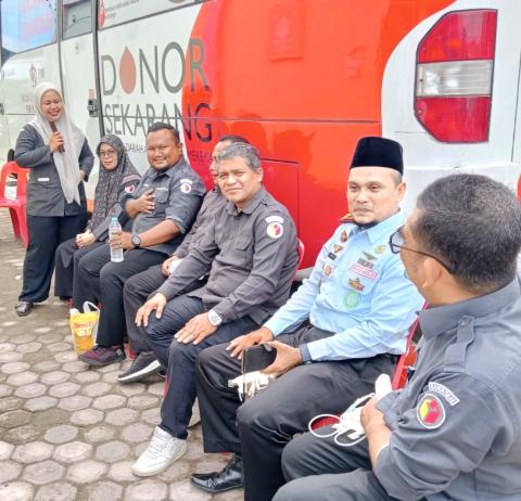 Bawaslu Aceh Utara Gelar Donor Darah Bersama PMI dan Puskesmas Syamtalira Aron