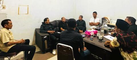 Ketua dan Anggota Bawaslu Aceh Utara Rapat Pleno Rutin Mingguan