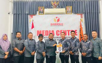Pimpinan Bawaslu_Panwasli_Jajaran Sekretariat Bawaslu Aceh Utara