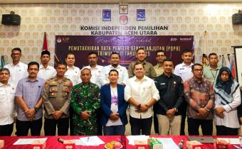 Pimpinan dan Jajaran Bawaslu, KIP Aceh Utara beserta dengan FORKOPIMDA Aceh Utara