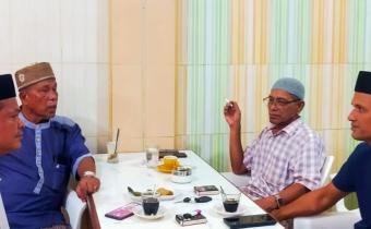 Pimpinan Panwaslih Bersama Tokoh Masyarakat Sawang