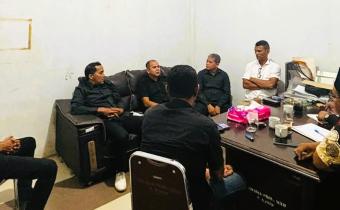 Ketua dan Anggota Bawaslu Aceh Utara Rapat Pleno Rutin Mingguan